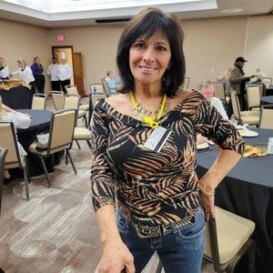 Meet your Posher, Lori